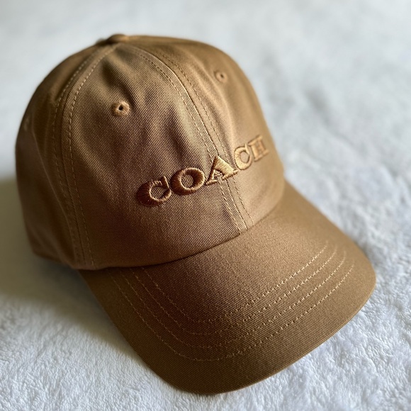 COACH Brand Embroidered
Center Logo Strapback Summer Beach
Hat Cap NEW - Picture 3 of 9